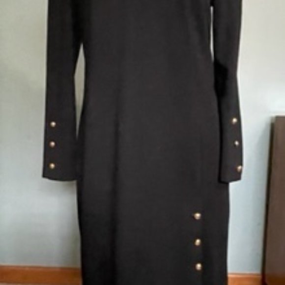 Black cool dress with gold buttons - Picture 2 of 3